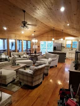 Hickory Hideaway on Tim's Ford Lake, Boat rental available