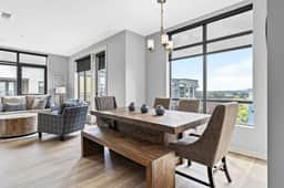 Luxurious Downton High Floor 2 br 2 bth Condo- 504 Parking included