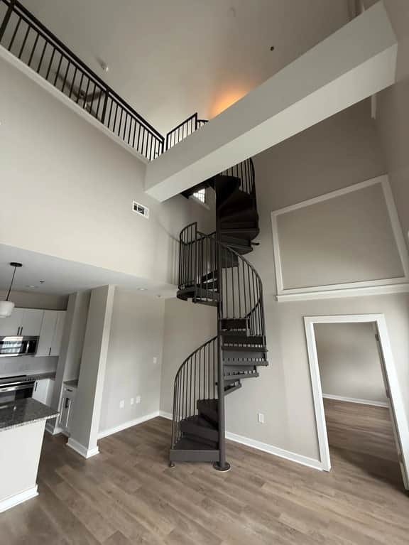Luxurious Downtown Penthouse-2 bed 3 bath plus loft-  402