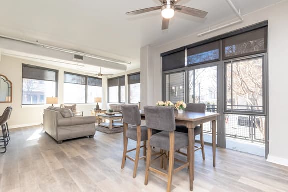 Luxurious Downtown  2 bedroom 2 bath- 1M Parking included