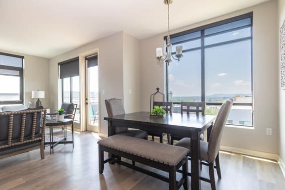Luxurious Top Floor 2 Br 2 Ba Downtown Corner Condo- 604 - Image 1